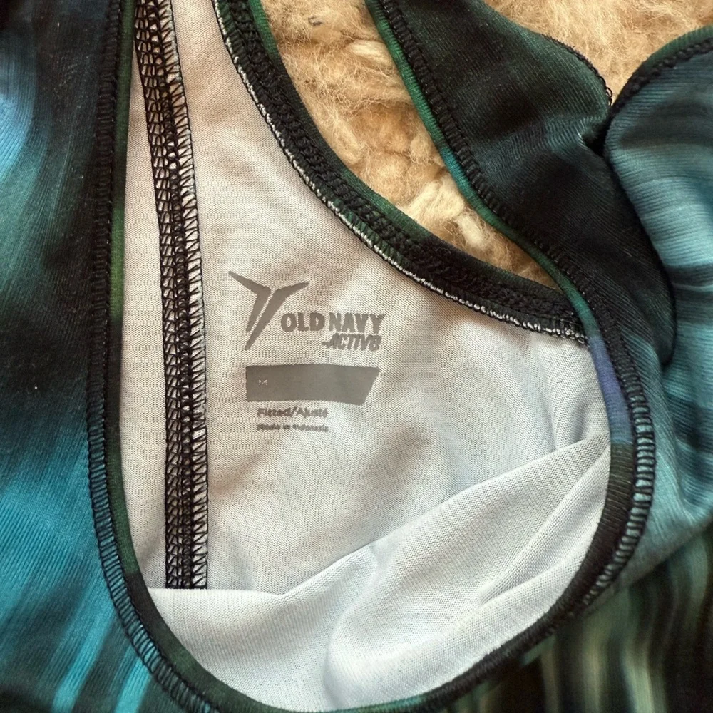 🎯 3 for $15 🎯 Old Navy Active athletic racerback tank Women’s size medium - Picture 3 of 3